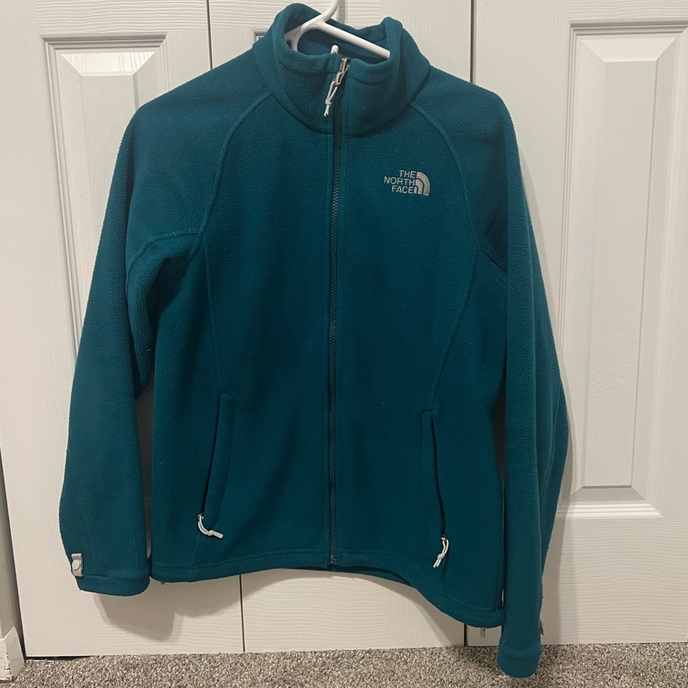 Women’s North Face fleece jacket.